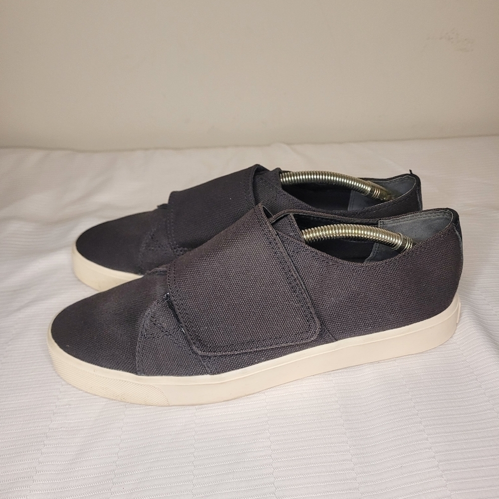 Vince Blair Women’s Black Canvas Velcro Shoes sz 8.5